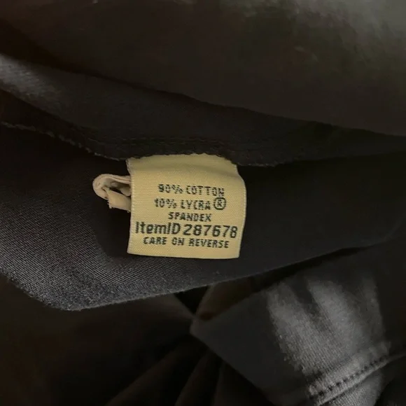 127. LL Bean Pull On Capri Pants, Size L, good condition - Picture 3 of 3